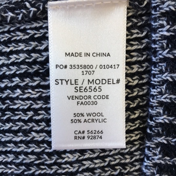 Splendid Surrey Mark Cold Shoulder Pullover Blue Size Medium - Picture 8 of 10